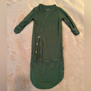 Kyte Baby Bundler Sleep Gown in Emerald Green, Size Newborn